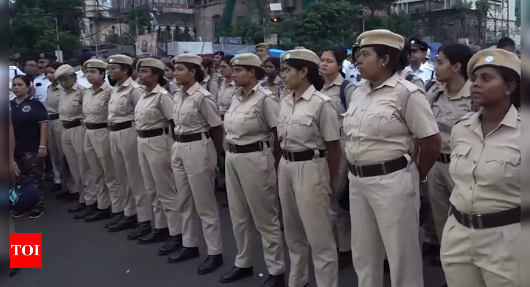 Kolkata police halts junior doctors’ ‘Abhaya Parikrama’ rally at Durga puja pandals | India News