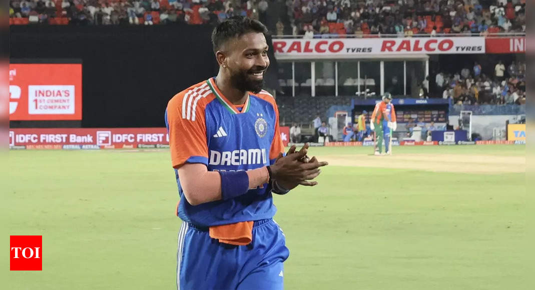 Hardik Pandya clicks selfie with ball boy mid-match; video goes viral – WATCH | Cricket News