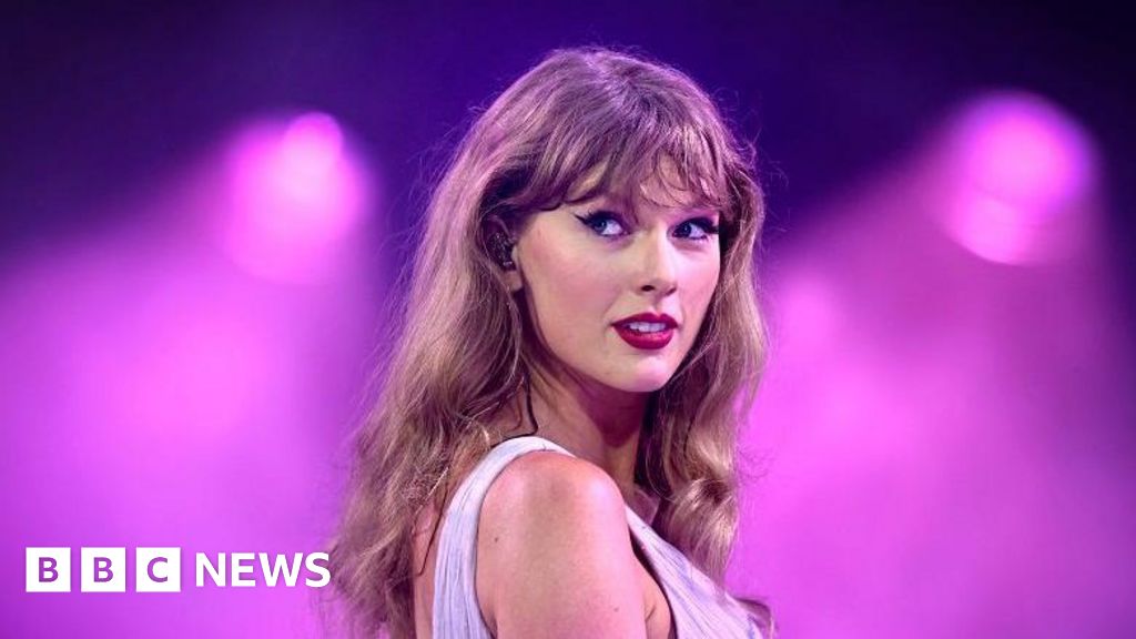 No 10 denies Taylor Swift tickets were ‘thank you’ to Starmer